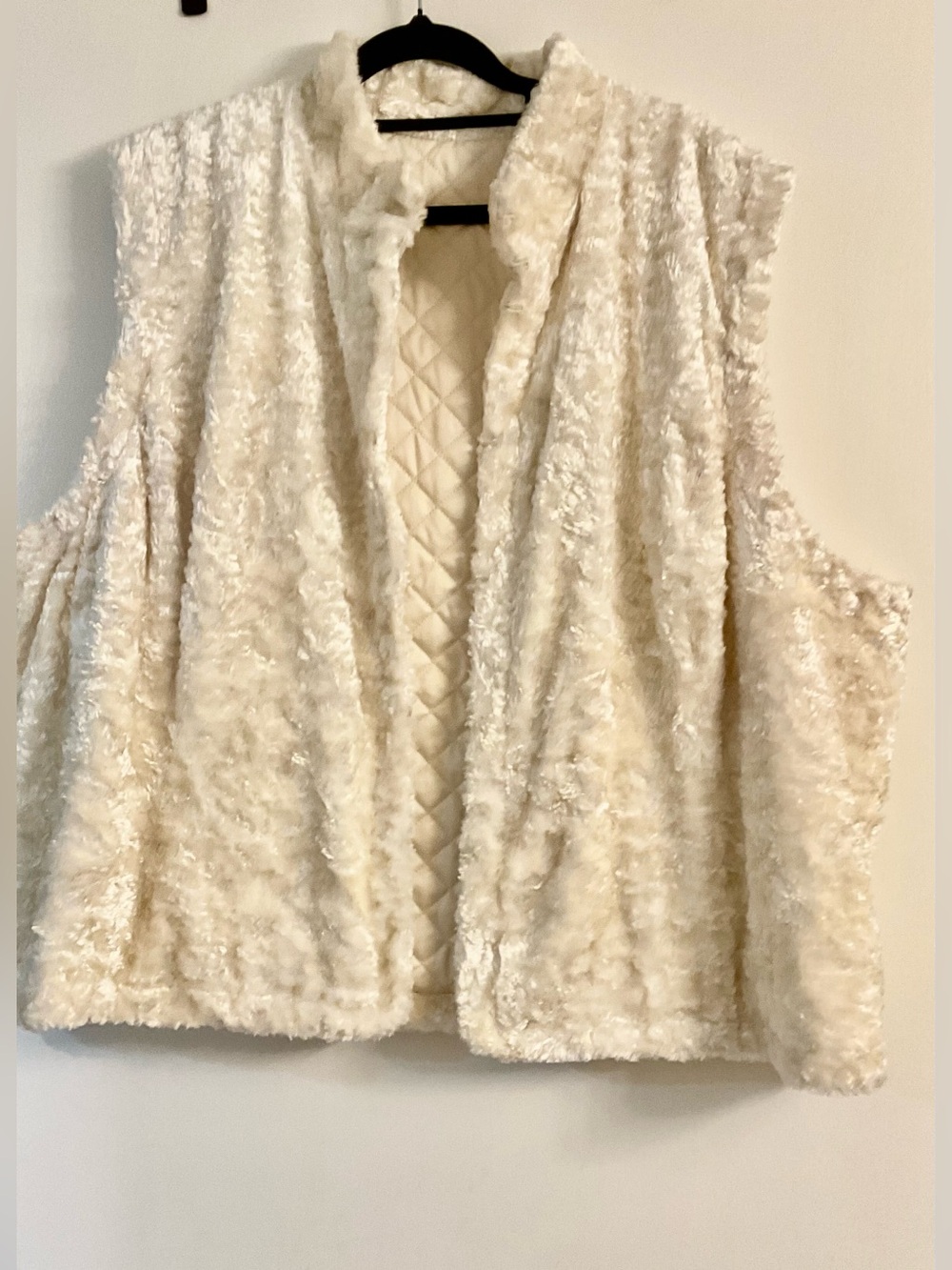 💎 Lux Faux-Fur Quilted Reversible Vest - Cream